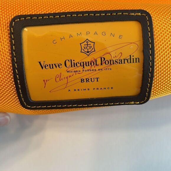 Veuve Clicquot Brut Champagne Orange Insulated Jacket NEW - Picture 7 of 7